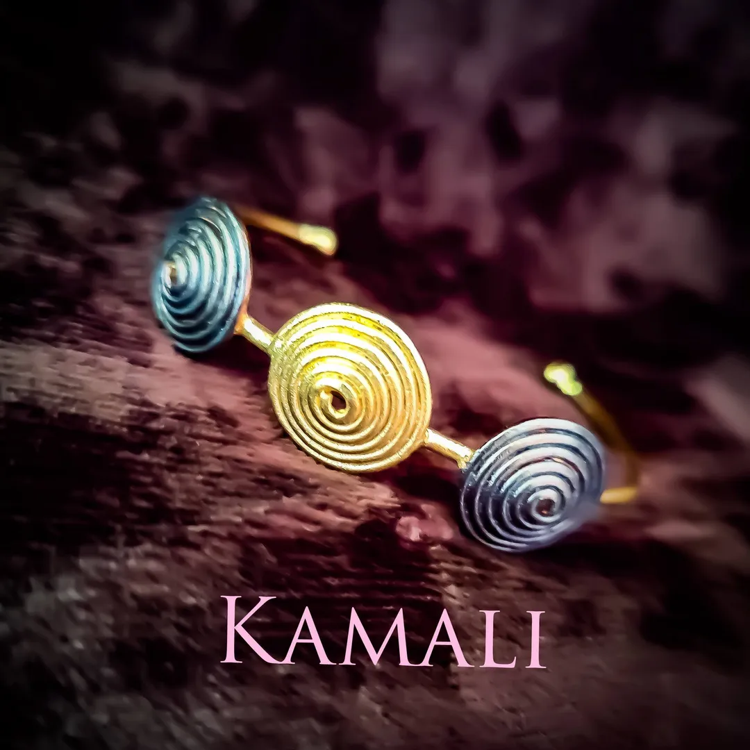 Radiance Bangle Bracelet
Kamali - Radiance Collec...