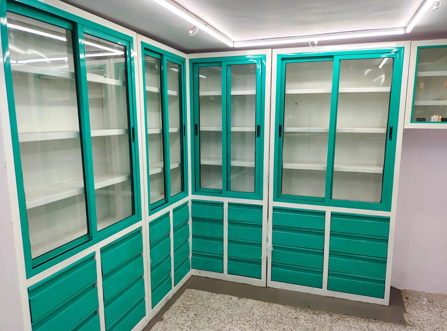Medical Racks Manufacturer
Medical Racks Manufactu...