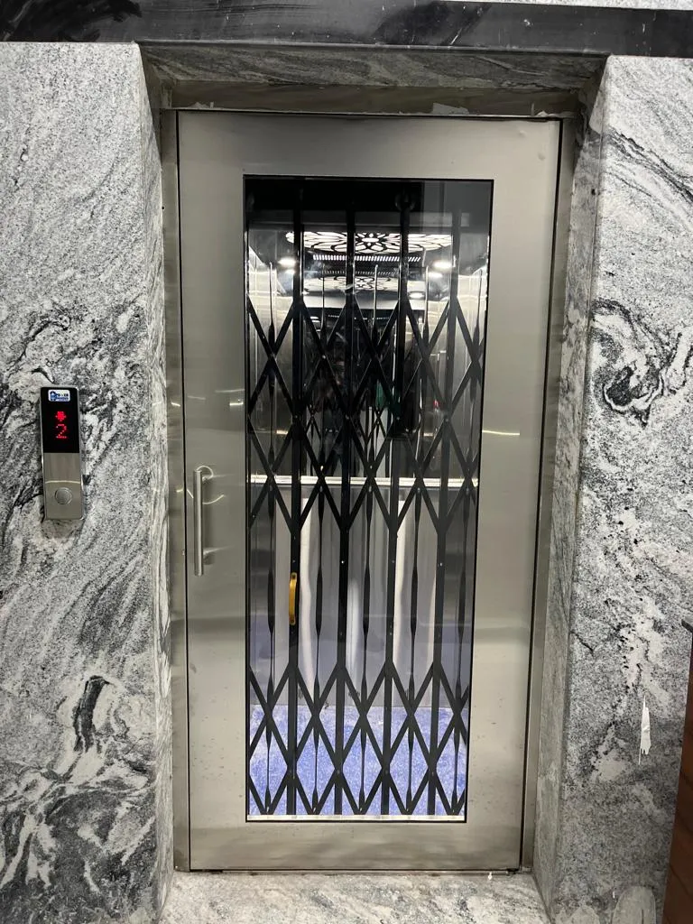 Power Elevators Semi Automatic SS Swing door made ...