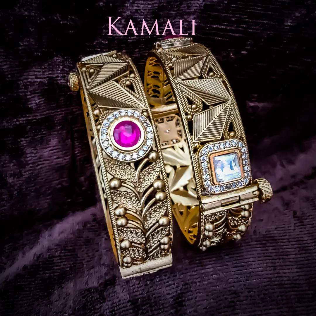 Kundan Bangles
Screw type
Exclusive Kundan Jewel...