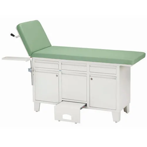 Best Examination Couch
With Inbuilt Footstep
n...