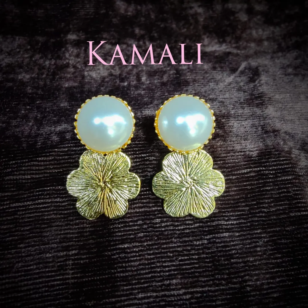 Pearl Ear Ring
Original Pearls
Kamali Queen Radi...
