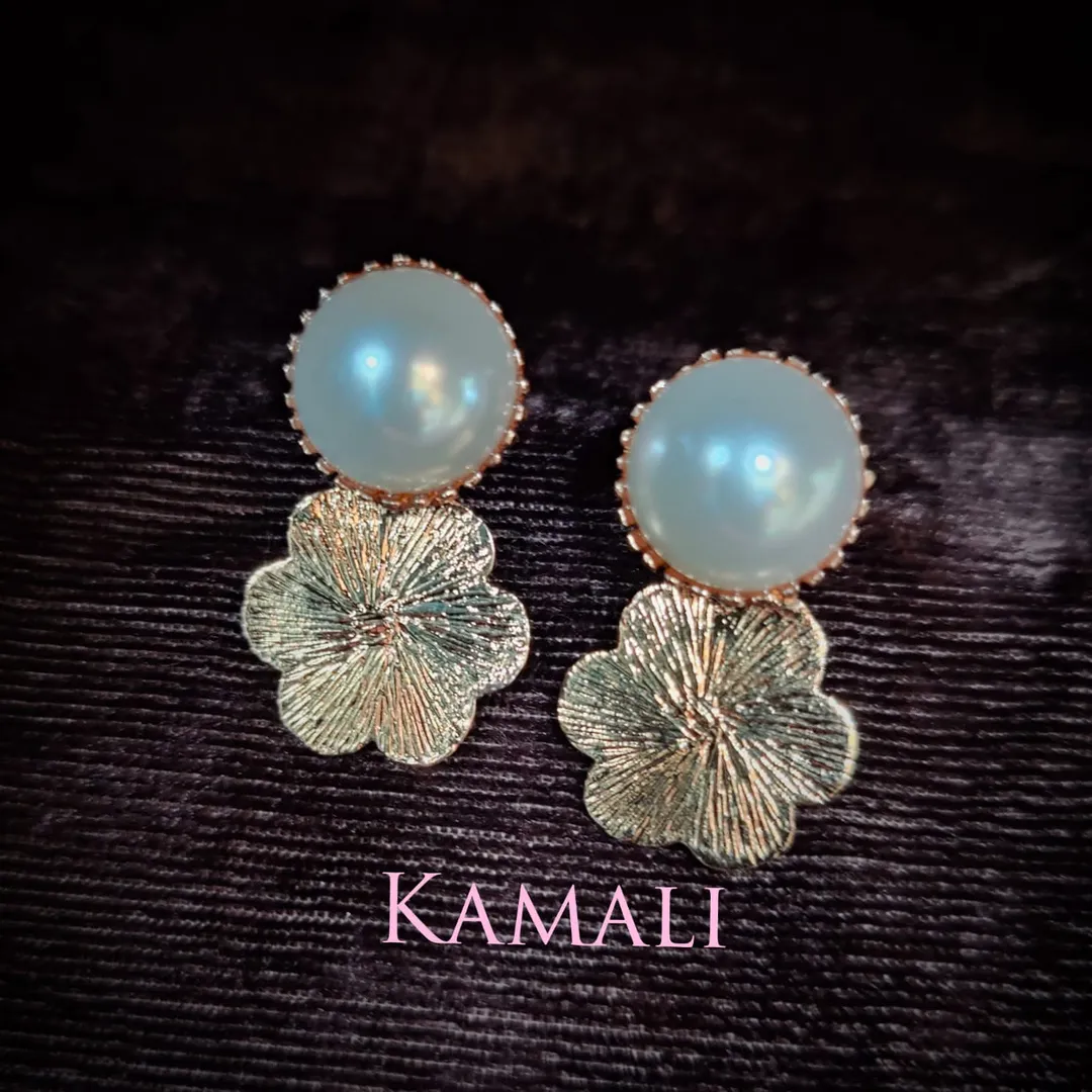 Pearl Ear Ring
Original Pearls
Kamali Queen Radi...