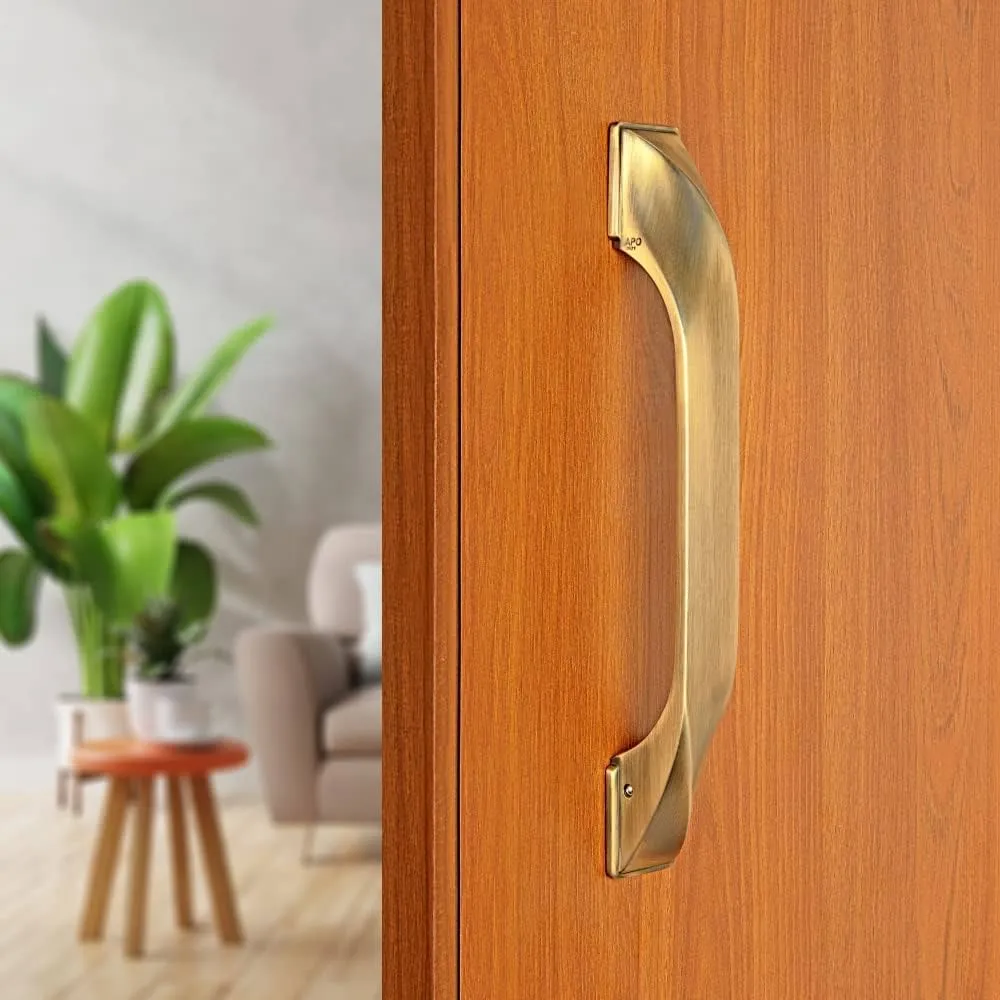PULL HANDLE AUTHORISED DEALER
Approach the Door:...