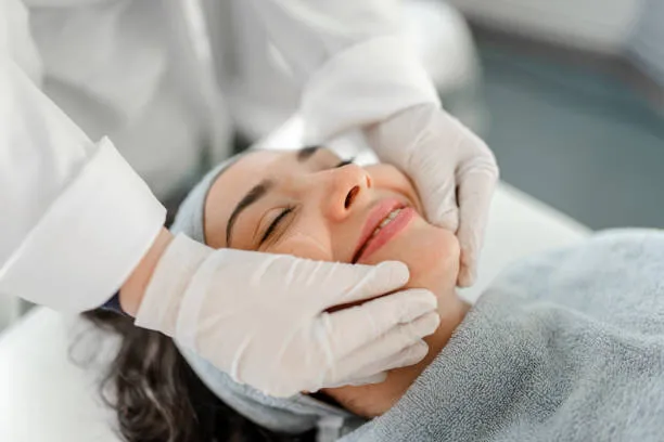 Achieving Timeless Beauty with Non-Surgical Faceli...