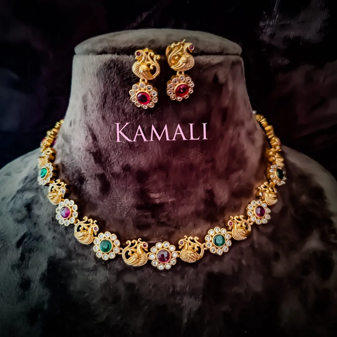 Red and Green Kempu Necklace Set
With Swan Motifs...