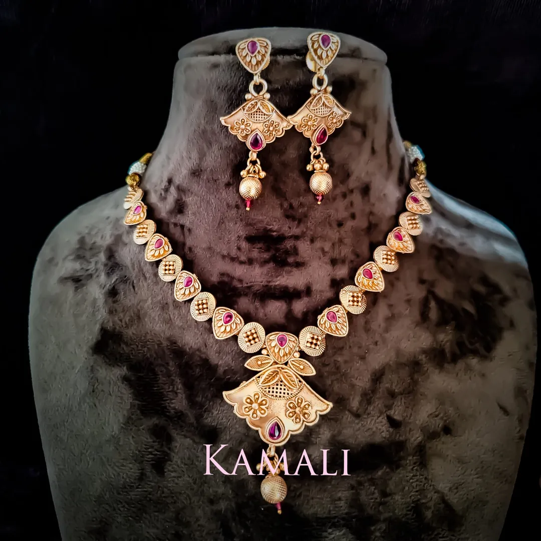 New Radiance and Lazuli Collections
Simple Neckla...