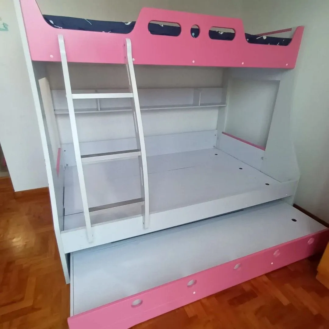 WOODEN BUNK BED. BUNK BED BOTTOM COT SIZE IS 4'x6....