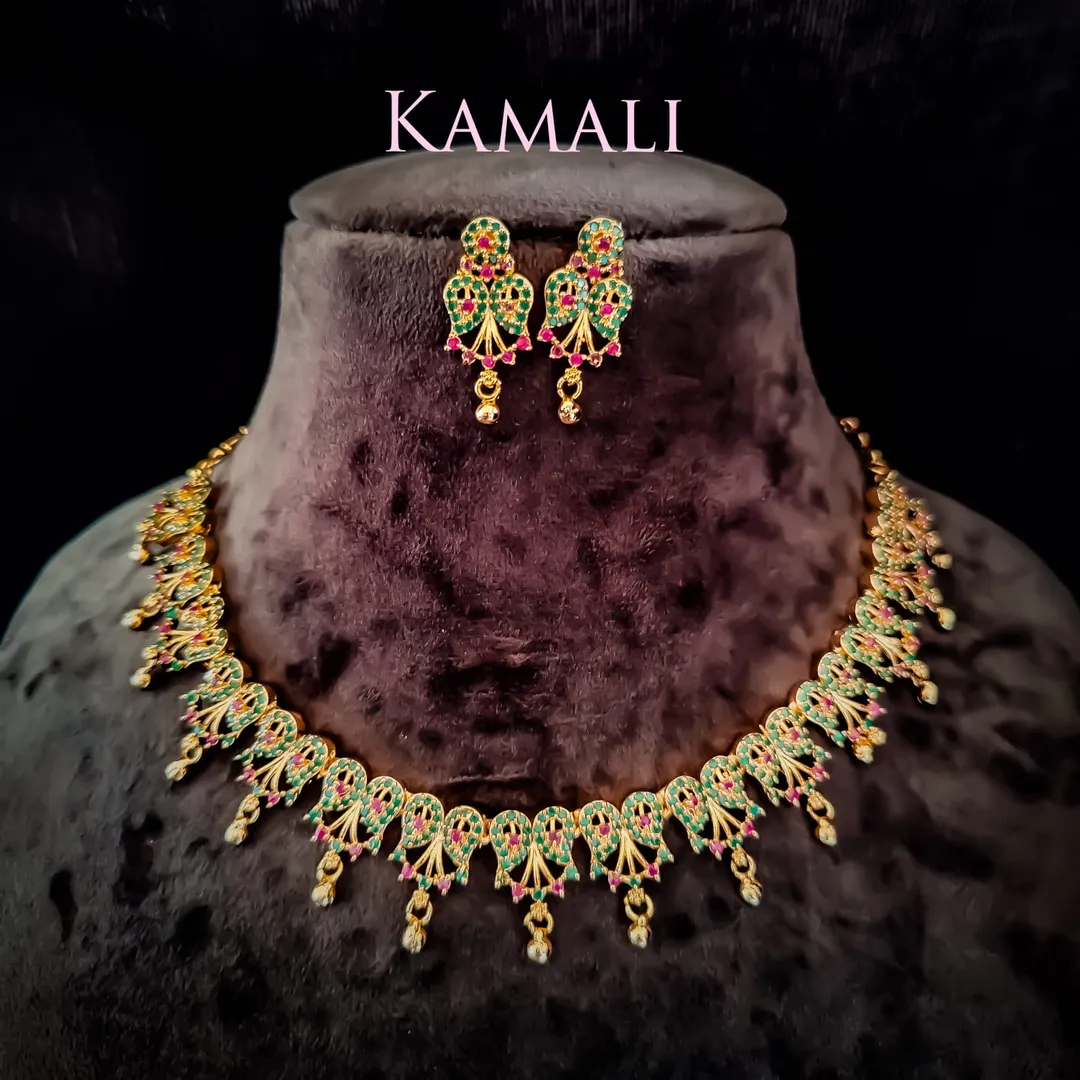 Kamali Queen Lazuli Collections
Artificial Gold P...