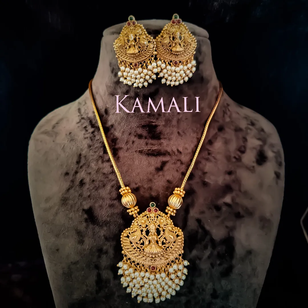Antique Mini Necklace Collections
Artificial Gold...