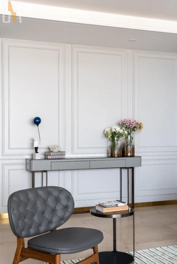 Elegant Console Tables in Pune by UNR Kitchens Dis...