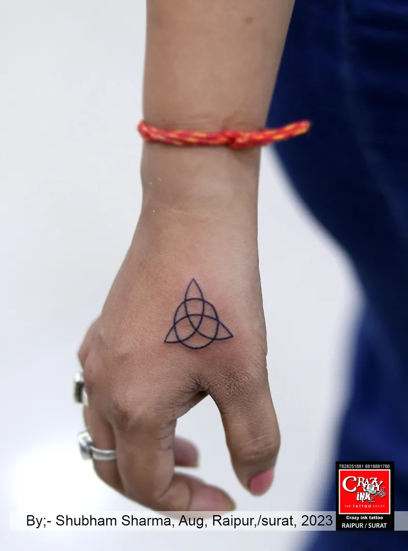 CELTIC KNOT TATTOO DESIGN
Celtic knot tattoo d...