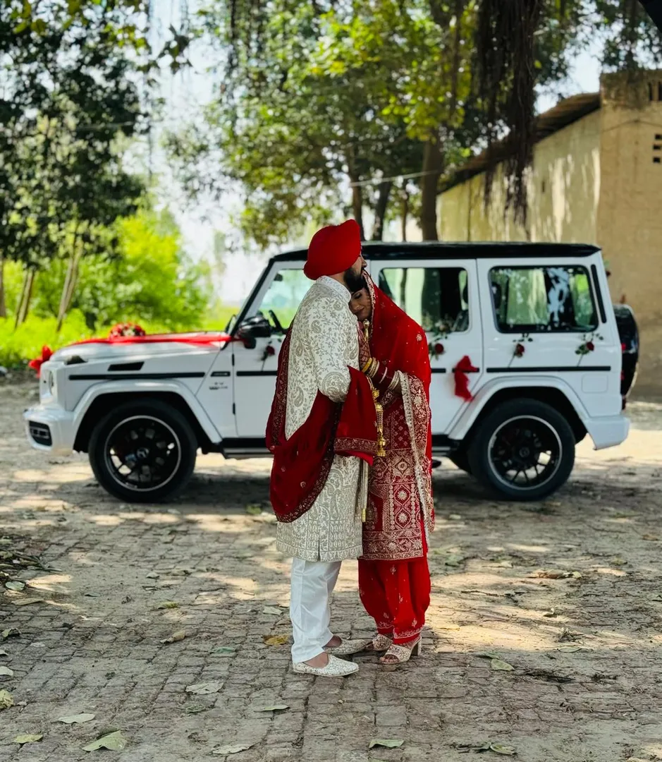Elevate Your Wedding with the Best Luxury Car Rent...