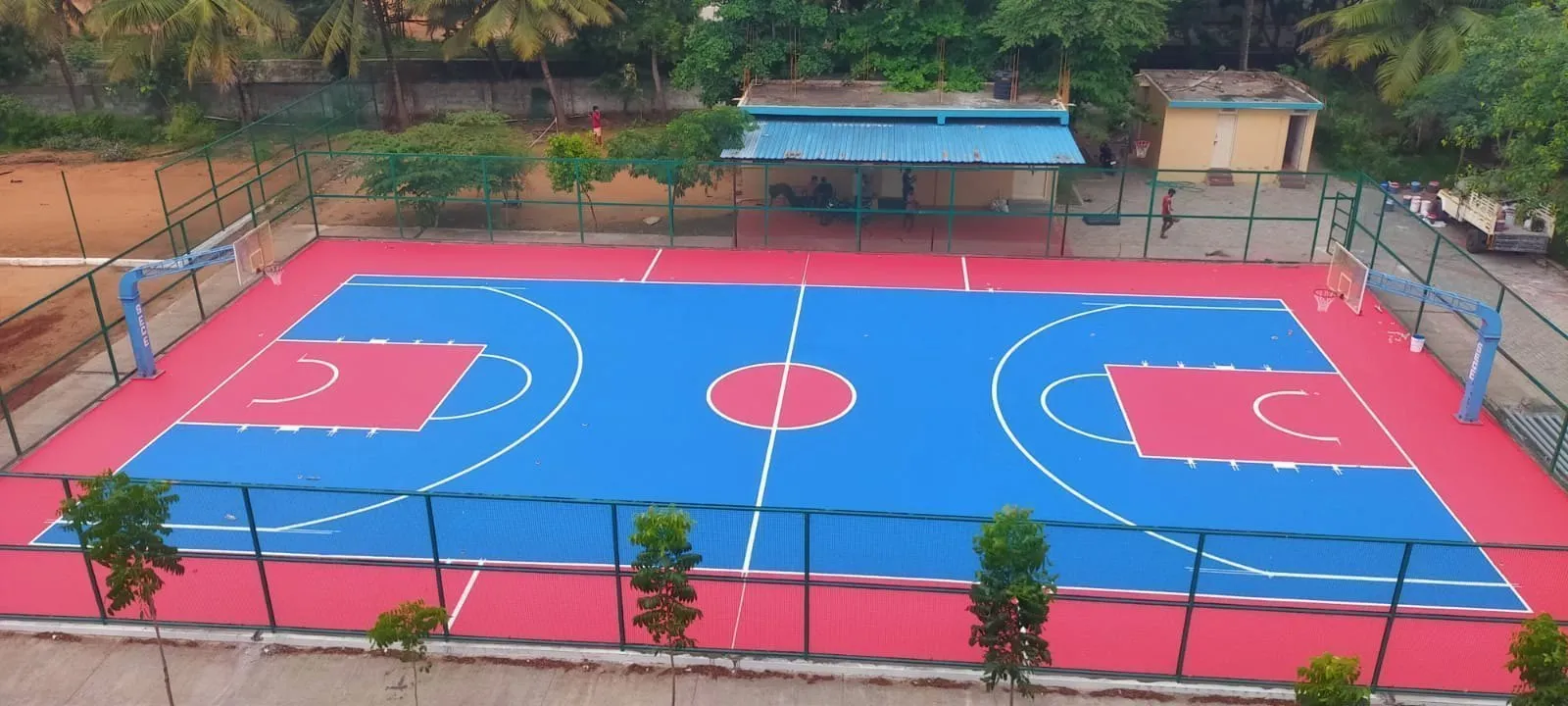 SYNTHETIC SPORTS FLOORING COAT : Synthetic sp...