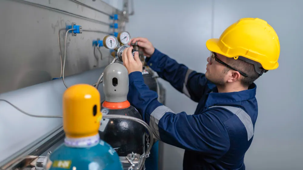 Top CNG Cylinder Testing Services in Pune – Certif...