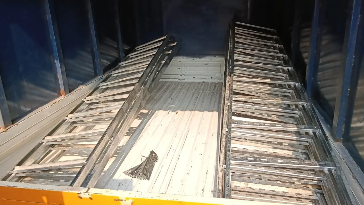 Ladder type cable tray Manufacturers in Jaitpur, B...