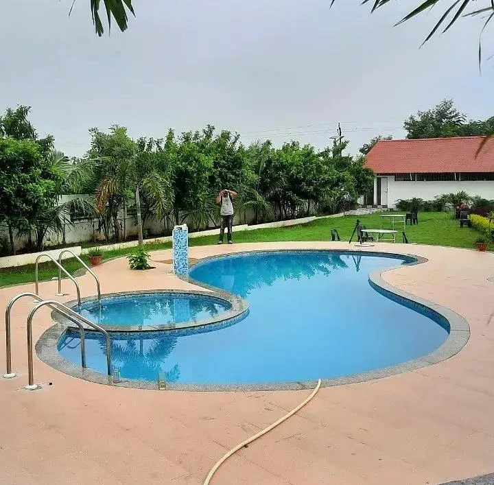 Swimming pool contractor in nagpur, bhandara, chan...
