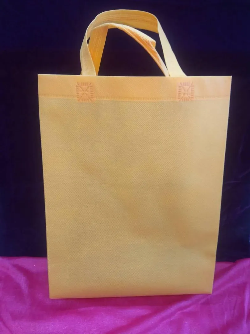 Non Woven HDPE Sheet Multi Color Printing IN Ahme...