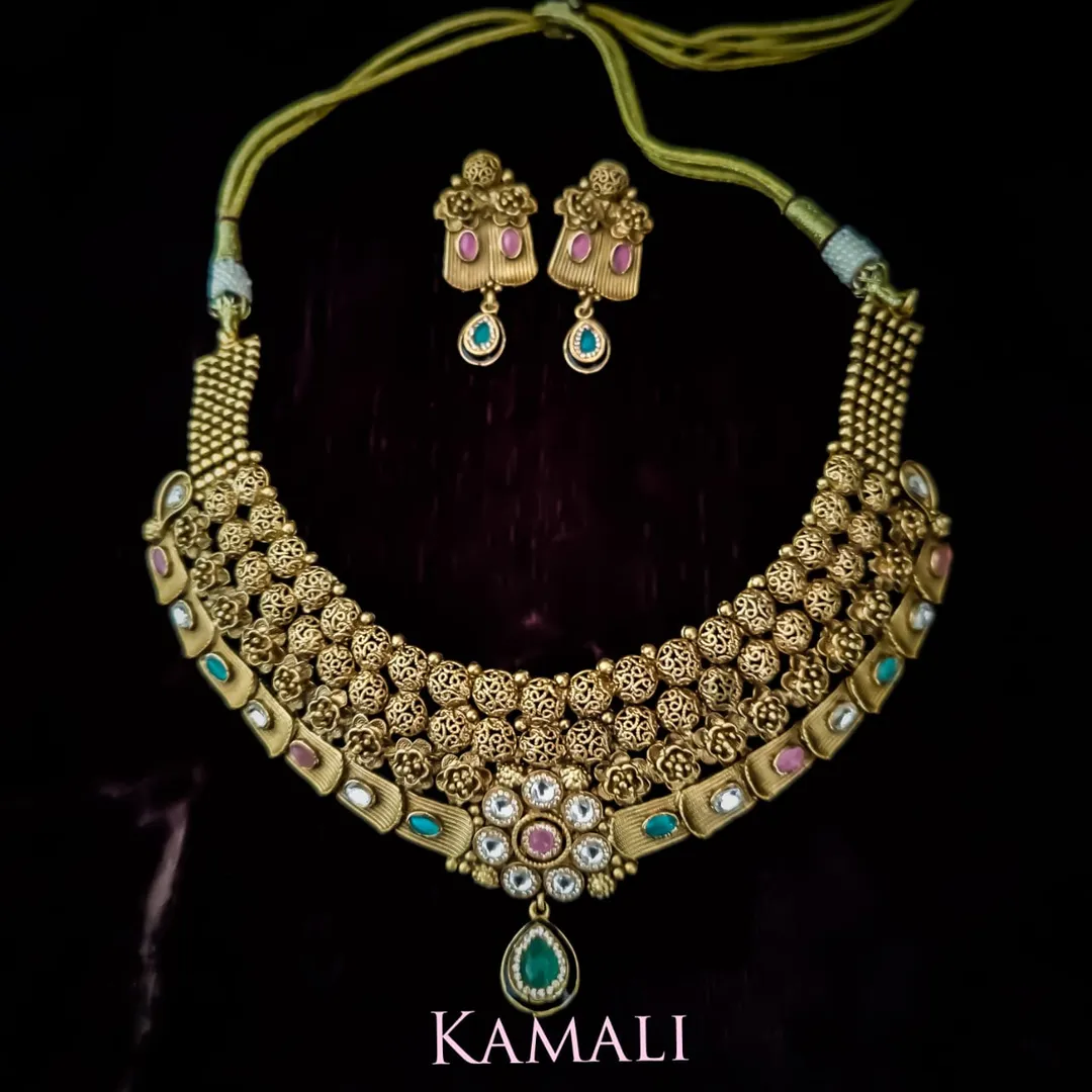 Antique Choker Collections
Kamali Queen Antique C...