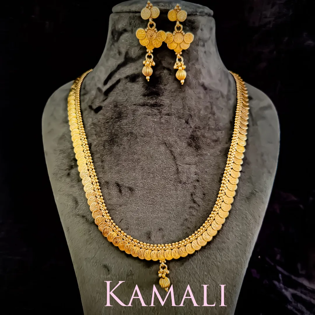 Kamali Queen Antique Collections
3 layers Chain
...