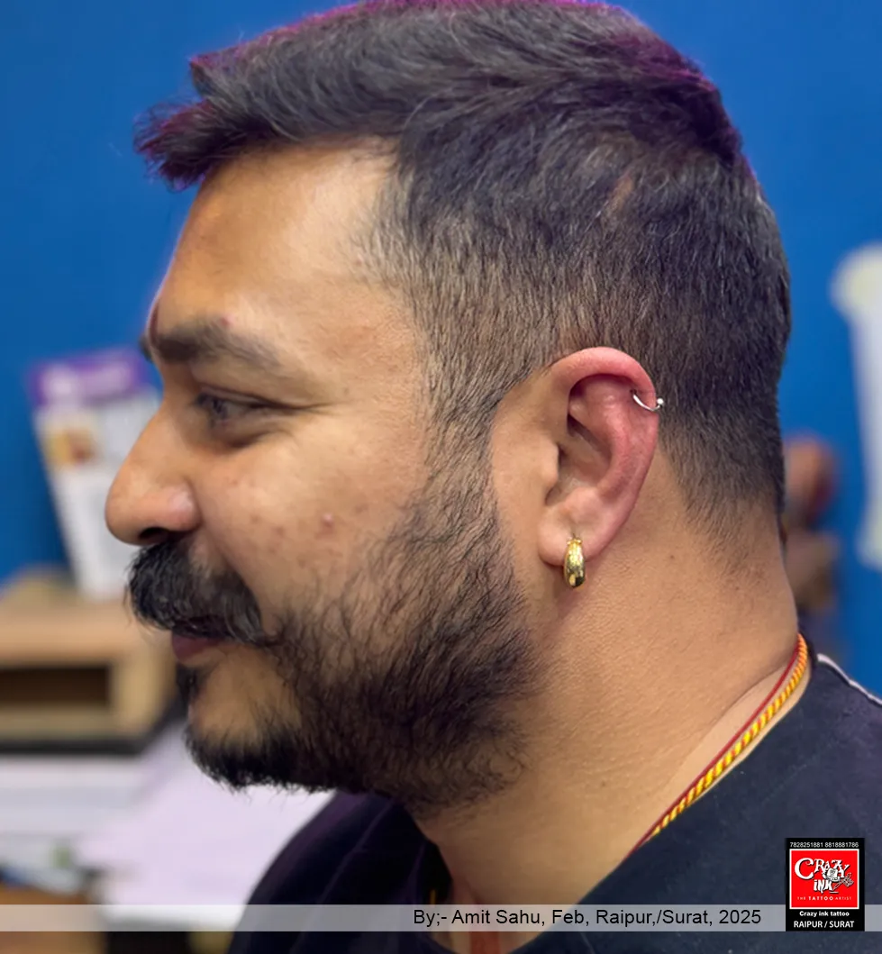 STYLISH AND SUBTLE🌟
This fresh helix pierci...
