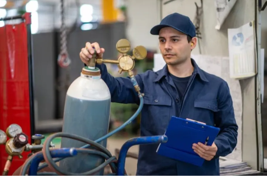 Government Approved CNG Cylinder Testing in Pune L...