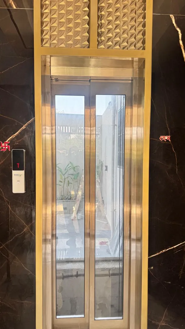 GOLDEN GLASS DOOR ELEVATOR
Golden Residential Pass...