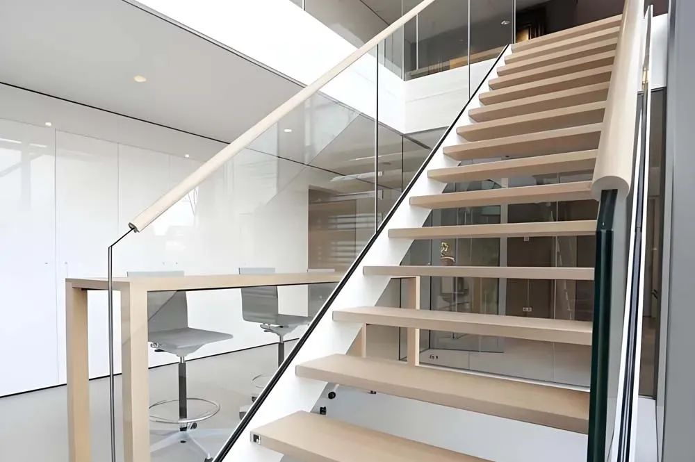 Glass Railing/Handrail in Dubai, UAE
Whether you'...