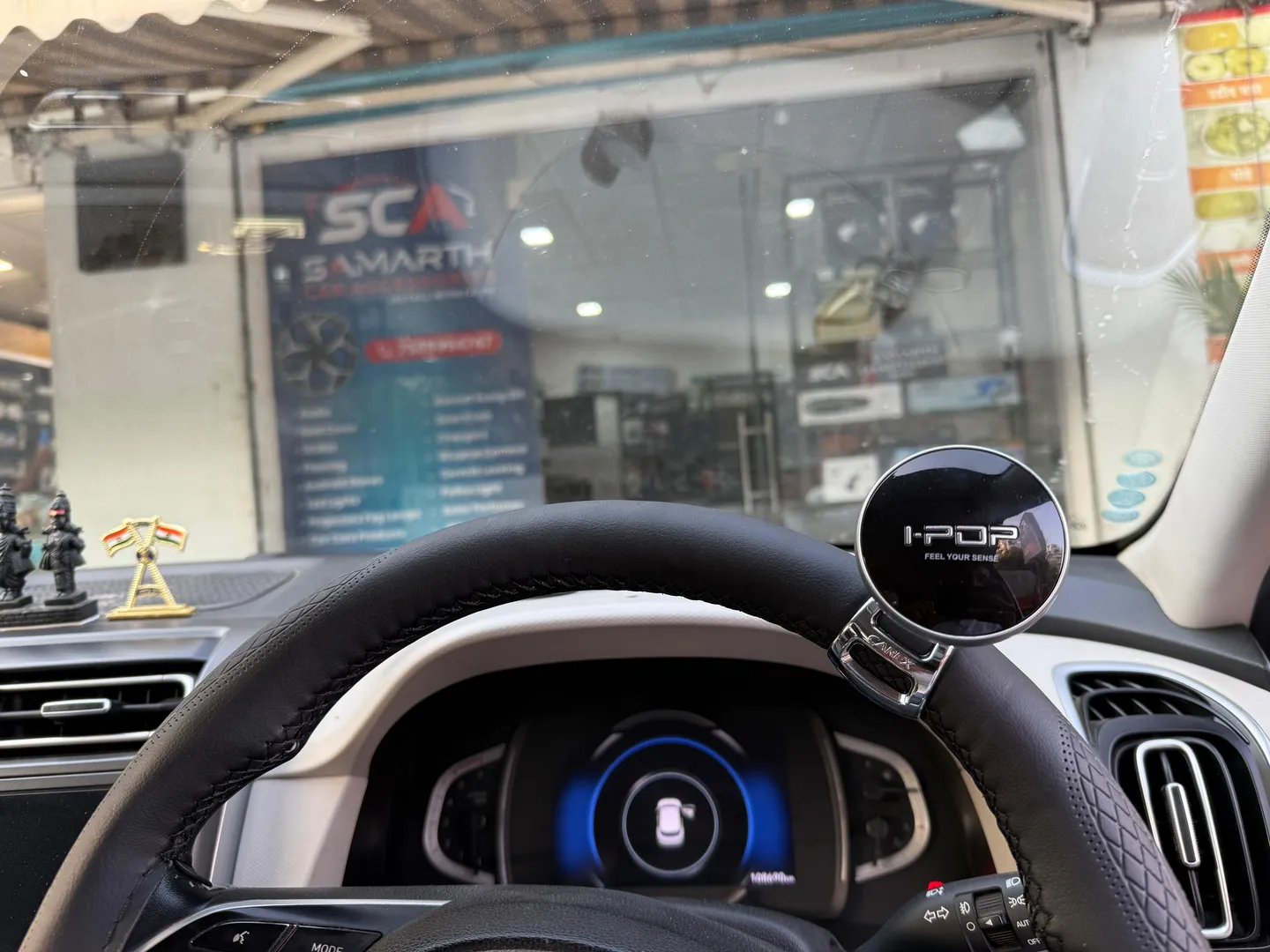 Steering wheel knob. Steering knob. Car steering w...