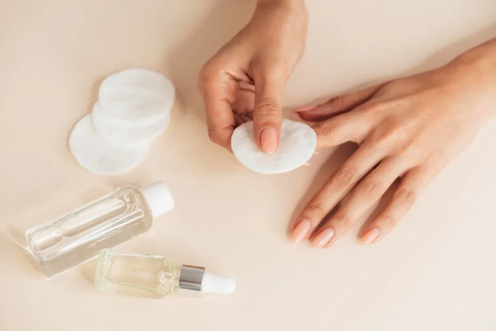 Nail Polish Remover – New Delhi’s Trusted Beauty E...