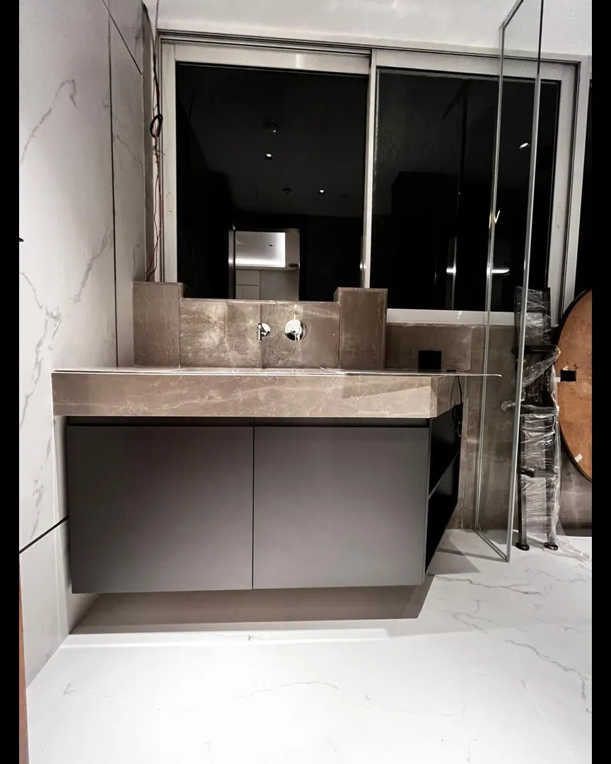 Modern Wash Basin With Cabinet in Magarpatta – Sle...