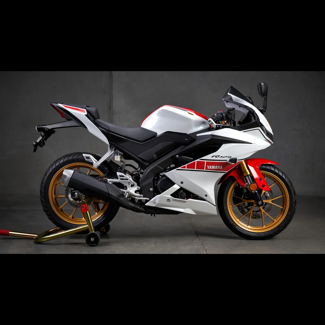 šļø Yamaha YZF-R125 ā Entry-Level Supersport. Maximum R-DNA.
The Yamaha YZF-R125 brings the legendar...