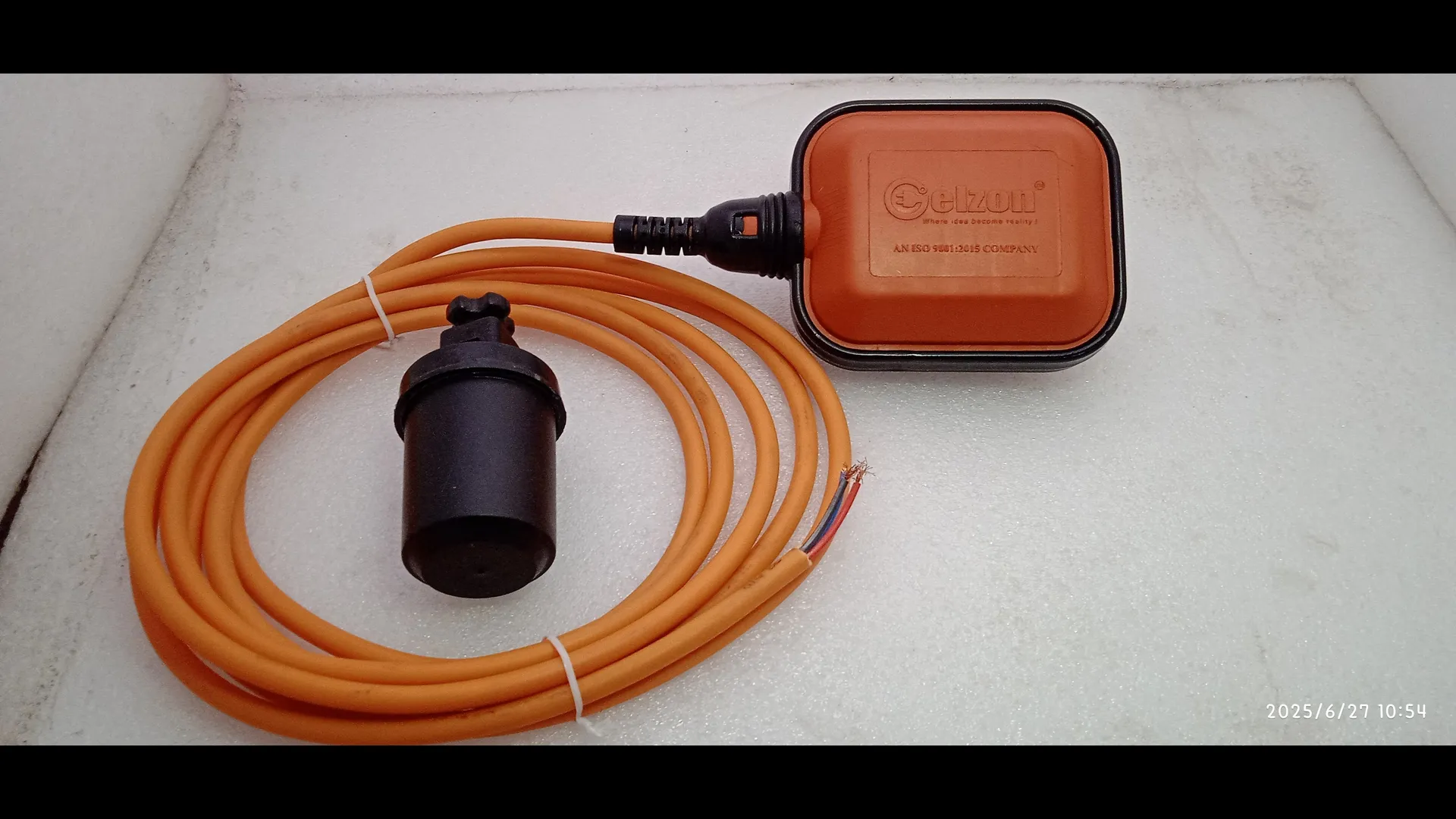 Our float sensors boast impressive Switching Current capabilities: 10 (5)A 250 VAC, 10 (10)A 125 VAC...