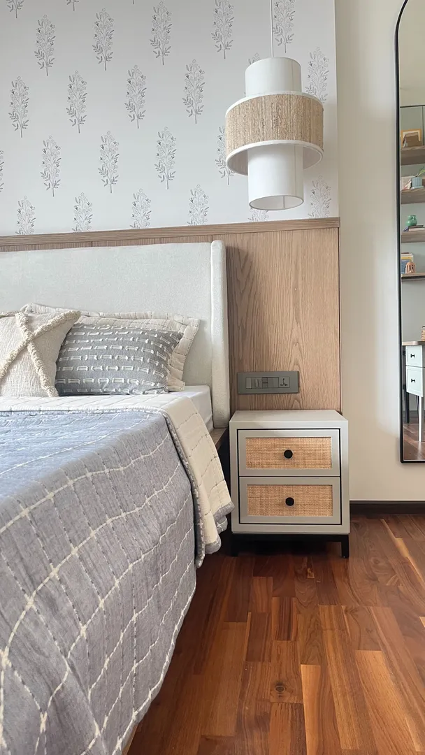 Compact Bedside Table with Drawer in Hadapsar – Smart Storage Within Arm’s Reach