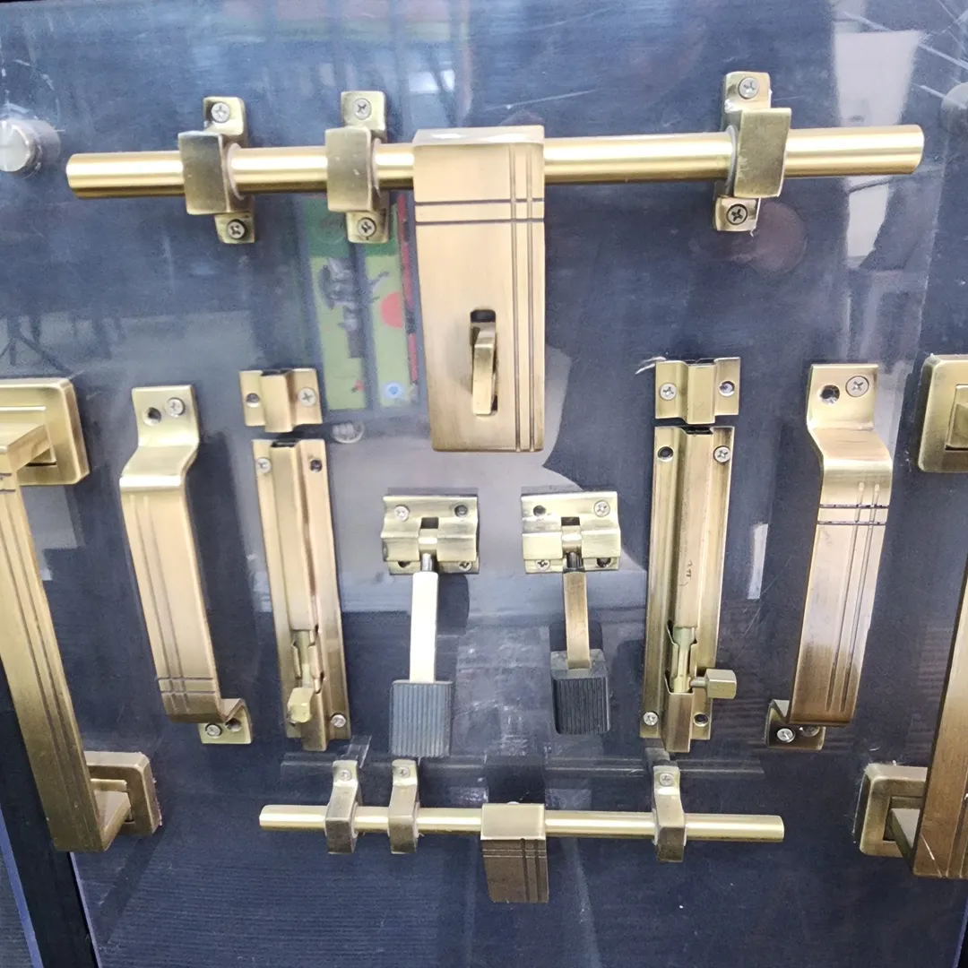 Plywood&Hardware