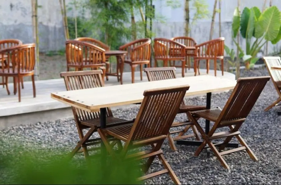 Outdoor Table Set in Delhi – Functional Elegance