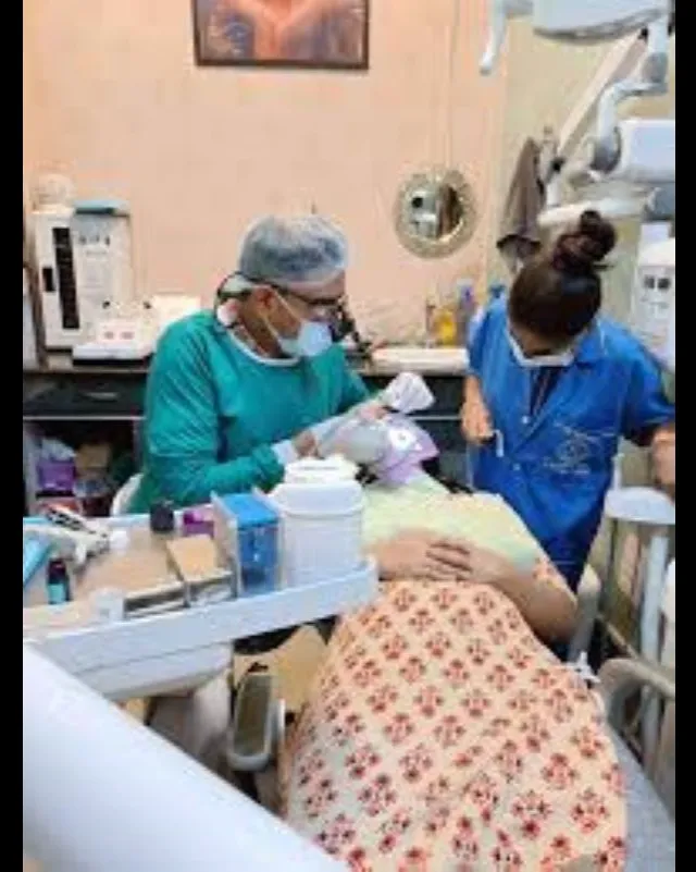 Best Dentist in Gaur City – Dr. Navratna Singh | PD Dental Clinic & Implant Centre