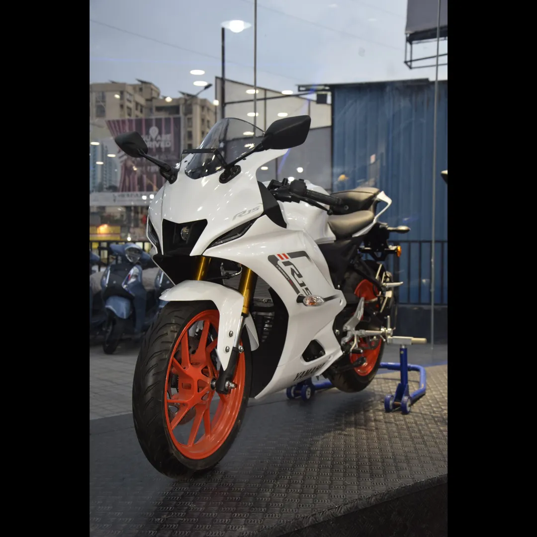🏍️ Yamaha R15 V4 @ Vijaylaxmi Yamaha Pune
The Yamaha R15 V4 – inspired by Yamaha’s racing DNA – is ...