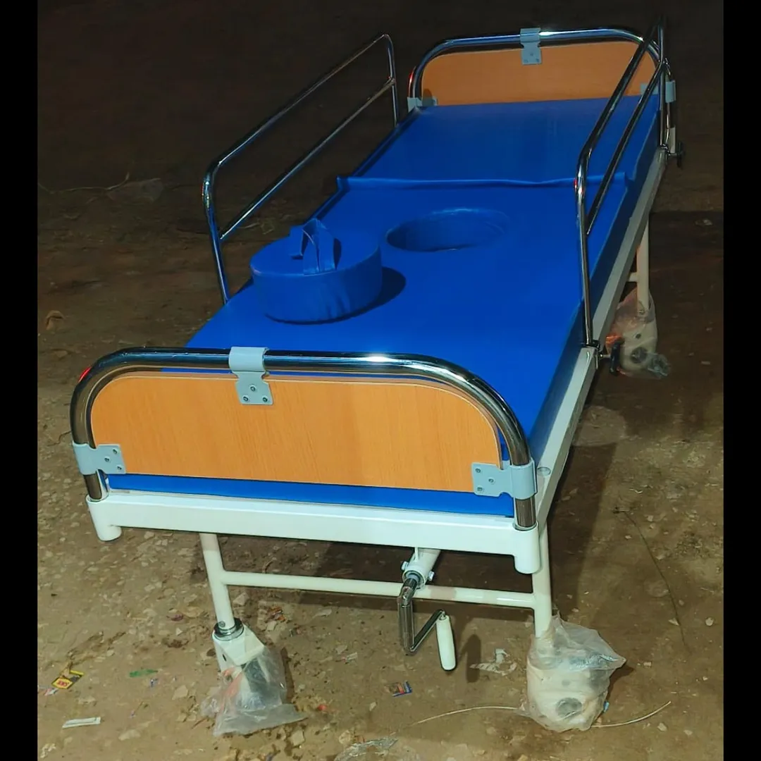 Semi Fowler Bed with Commode GM 7010C
Specifications:
Made from rectangular/square CRCA (Cold Roll...