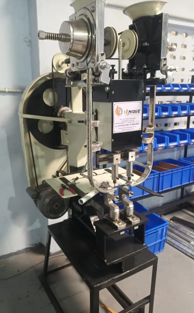 Auto Feed Eyelet Punching Machine