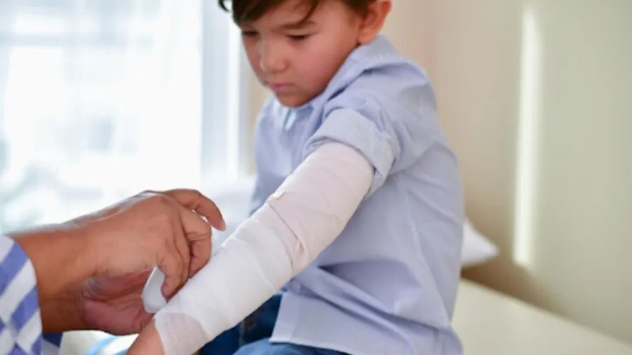 Child Fracture Specialist in Nagpur – suyog hospital nagpur