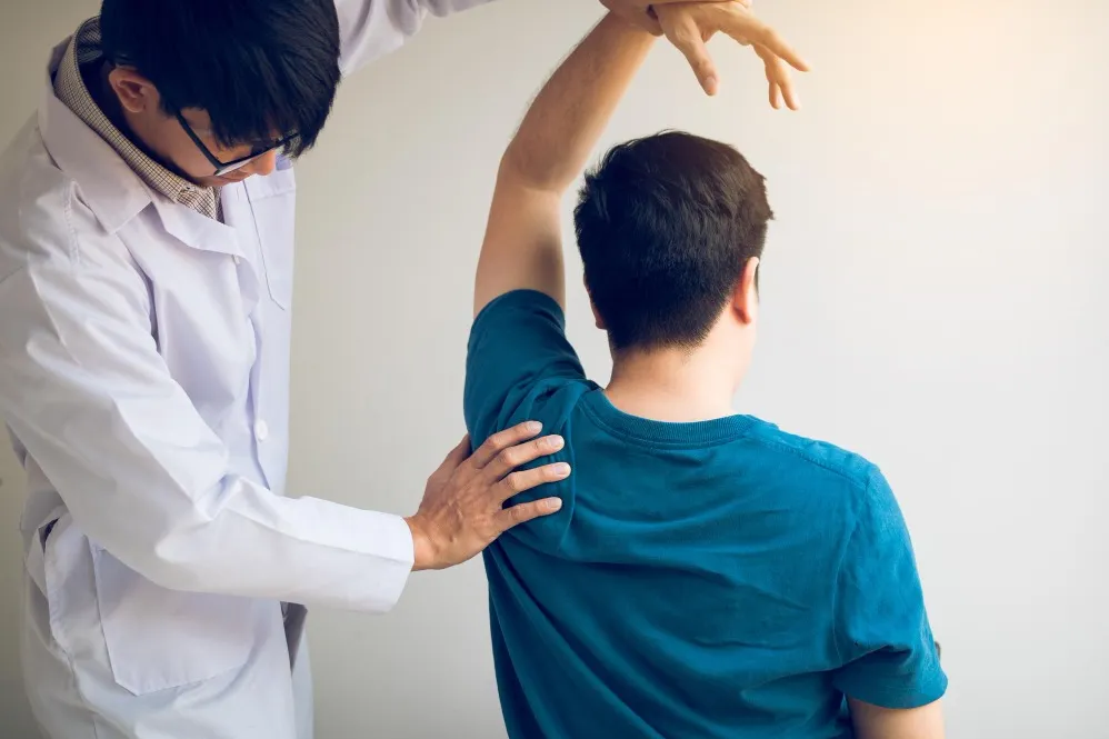 Shoulder Specialist in Nagpur – Comprehensive Care for Shoulder Problems