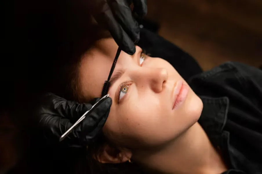 Permanent Eyebrows in Rani Bagh