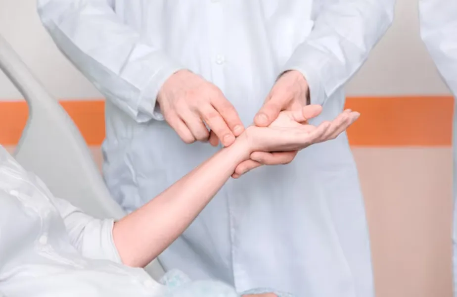 Improve Mobility with Wrist and Hand Deformity Correction in Chembur