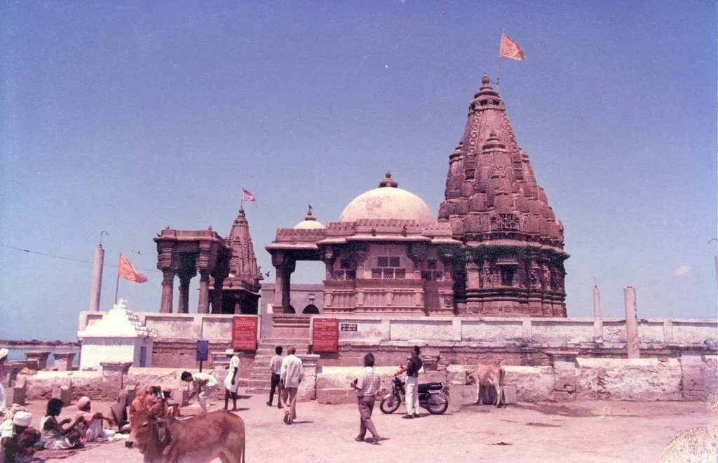 Places to Visit in Gujarat
Junagadh
"Gir gateway with forts, temples, and lions"
Being the capita...