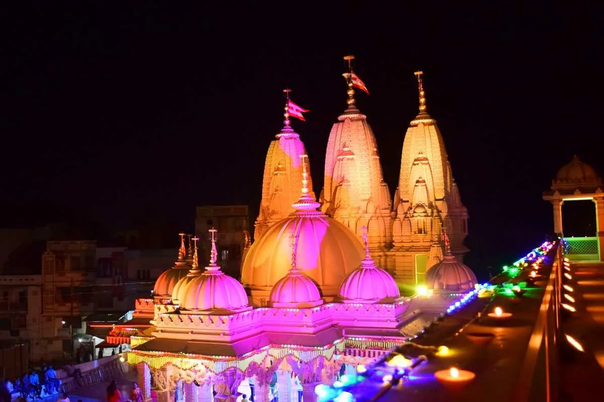 Places to Visit in Gujarat
Anand
"Birthplace of India’s White Revolution"
Anand is a major city l...