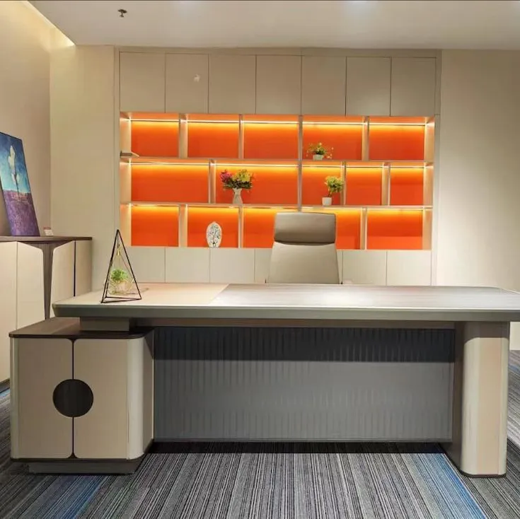 Office furniture in Delhi