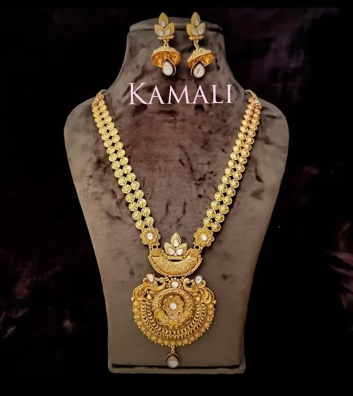 Less weight Antique Collections
Kamali Artificial Gold Plated Jewellery
Kamali Queen Antique Colle...