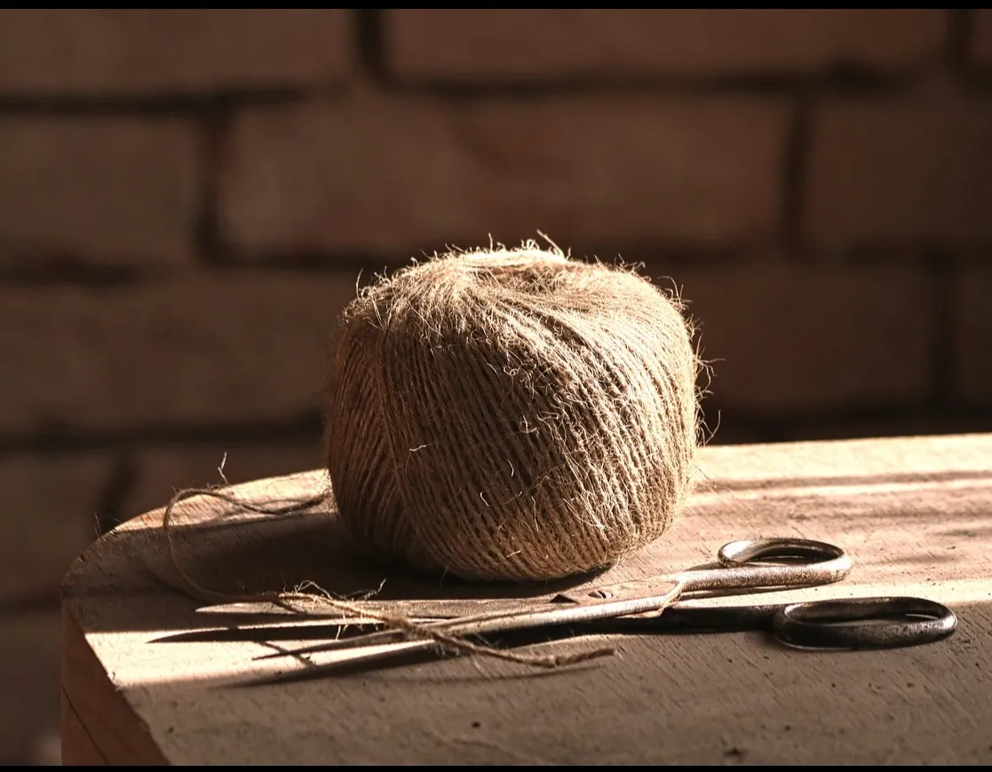 At spjutecraft, our commitment to quality starts right here, with the finest natural jute fiber. F...