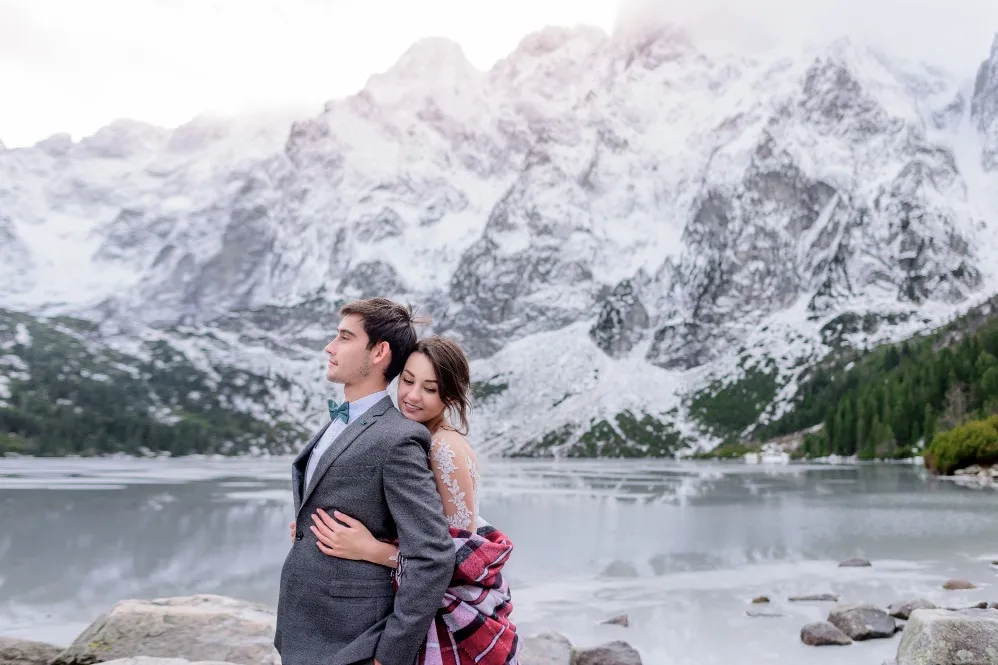 Honeymoon Tour Planner in Pune – Crafting Romantic Escapes with Heart